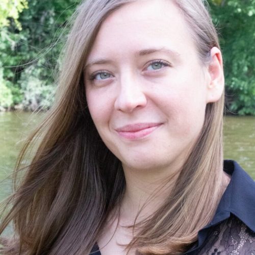 Jessi.jpg-e1648229363412-768x940